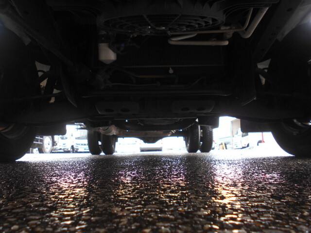 日産バネット平ボディ小型（2t・3t）[写真16]