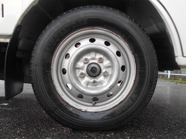 日産バネット平ボディ小型（2t・3t）[写真18]