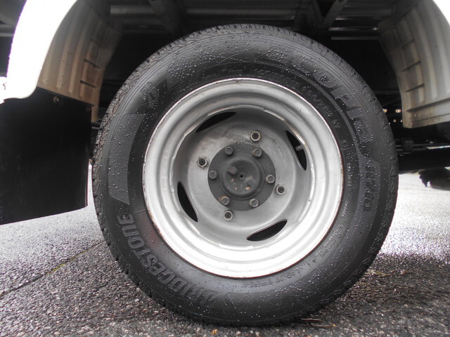 日産バネット平ボディ小型（2t・3t）[写真21]