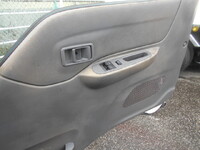 日産バネット平ボディ小型（2t・3t）[写真32]