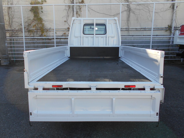 日産バネット平ボディ小型（2t・3t）[写真10]