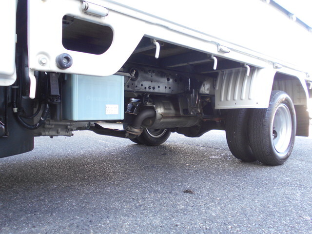 日産バネット平ボディ小型（2t・3t）[写真15]