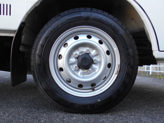 日産バネット平ボディ小型（2t・3t）[写真19]