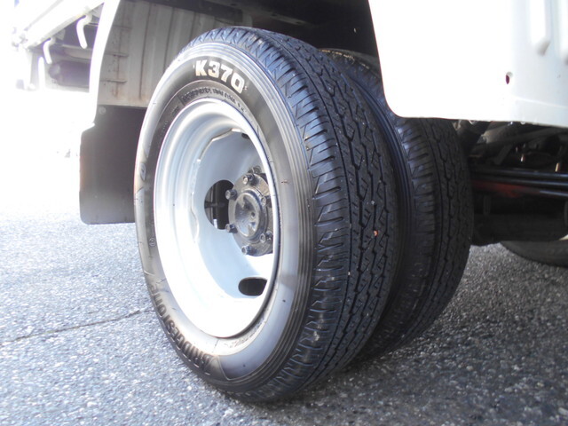 日産バネット平ボディ小型（2t・3t）[写真21]