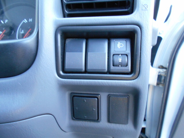 日産バネット平ボディ小型（2t・3t）[写真30]