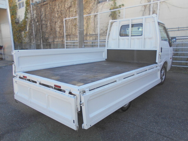日産バネット平ボディ小型（2t・3t）[写真09]