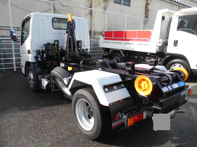 三菱ふそうキャンターコンテナ専用車小型（2t・3t）[写真02]