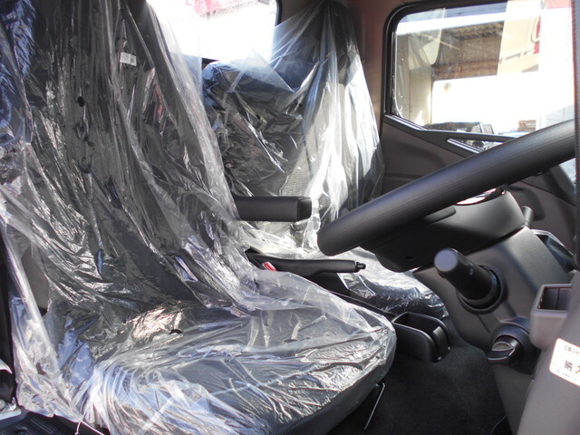 三菱ふそうキャンターコンテナ専用車小型（2t・3t）[写真23]