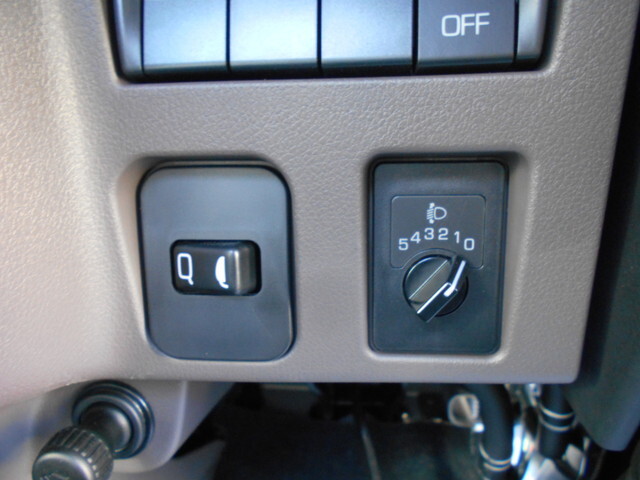 三菱ふそうキャンターコンテナ専用車小型（2t・3t）[写真32]