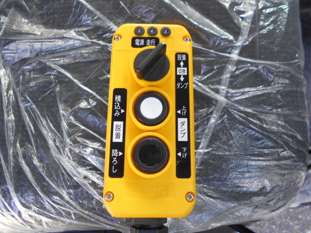 三菱ふそうキャンターコンテナ専用車小型（2t・3t）[写真36]