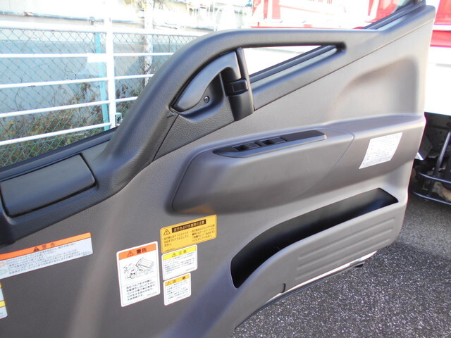 三菱ふそうキャンターコンテナ専用車小型（2t・3t）[写真37]