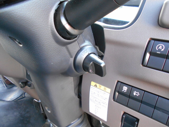 三菱ふそうキャンターコンテナ専用車小型（2t・3t）[写真38]