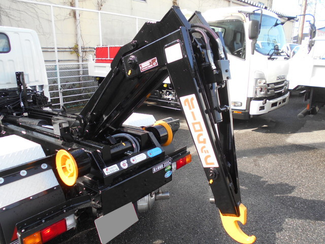 三菱ふそうキャンターコンテナ専用車小型（2t・3t）[写真09]