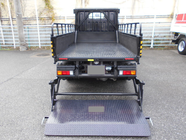 三菱ふそうキャンター平ボディ小型（2t・3t）[写真11]