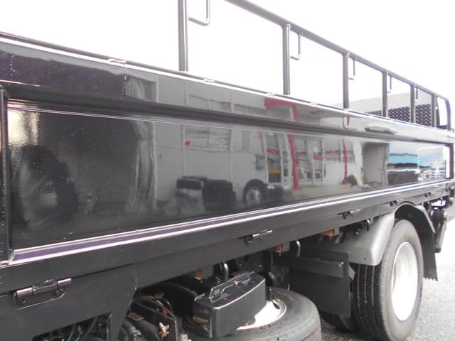 三菱ふそうキャンター平ボディ小型（2t・3t）[写真17]