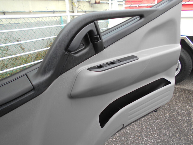 三菱ふそうキャンター平ボディ小型（2t・3t）[写真39]