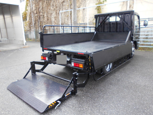 三菱ふそうキャンター平ボディ小型（2t・3t）[写真04]