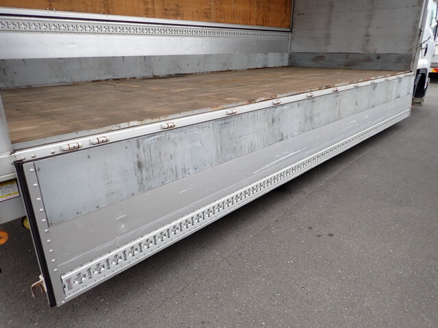 いすゞフォワードアルミウイング中型（4t）[写真14]