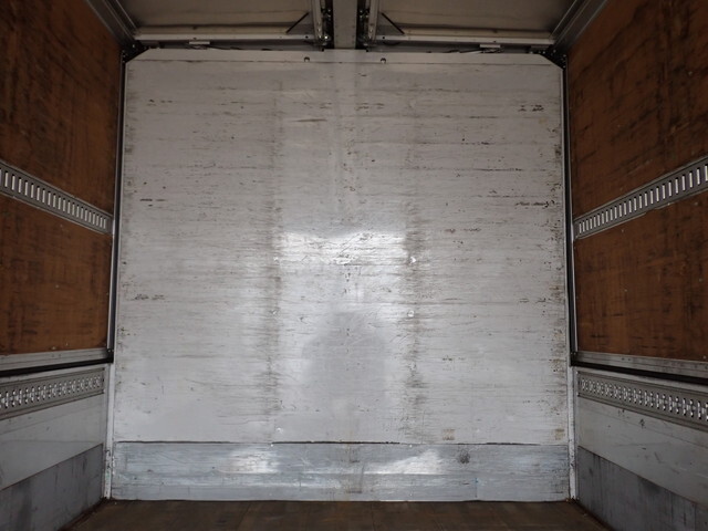 いすゞフォワードアルミウイング中型（4t）[写真16]