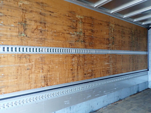 いすゞフォワードアルミウイング中型（4t）[写真18]