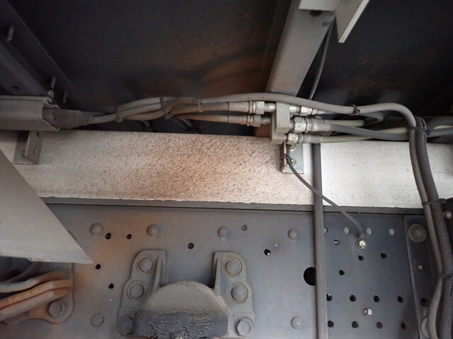 いすゞフォワードアルミウイング中型（4t）[写真23]