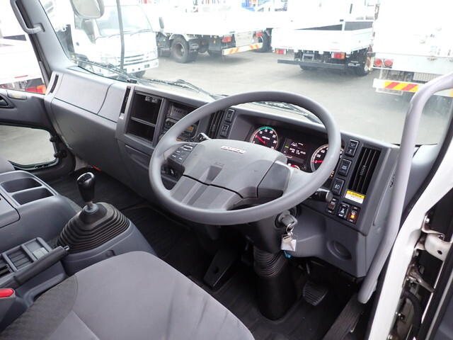 いすゞフォワードアルミウイング中型（4t）[写真31]