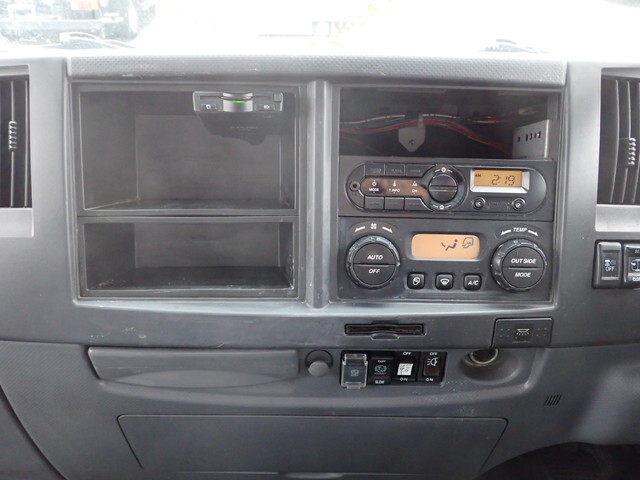 いすゞフォワードアルミウイング中型（4t）[写真33]