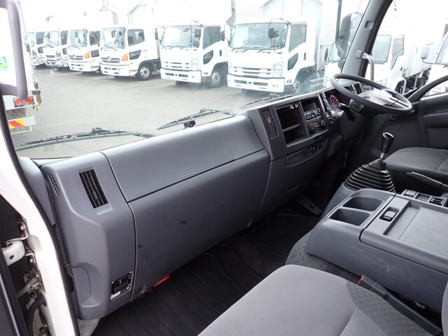 いすゞフォワードアルミウイング中型（4t）[写真34]