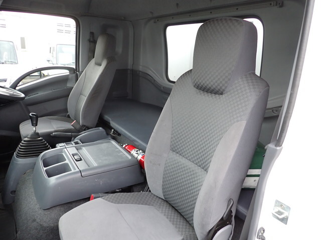 いすゞフォワードアルミウイング中型（4t）[写真35]