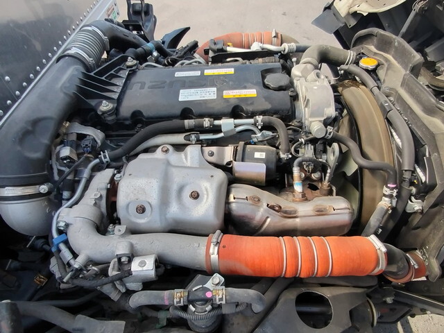 いすゞエルフアルミバン小型（2t・3t）[写真17]