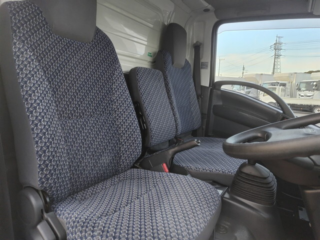 いすゞエルフアルミバン小型（2t・3t）[写真23]