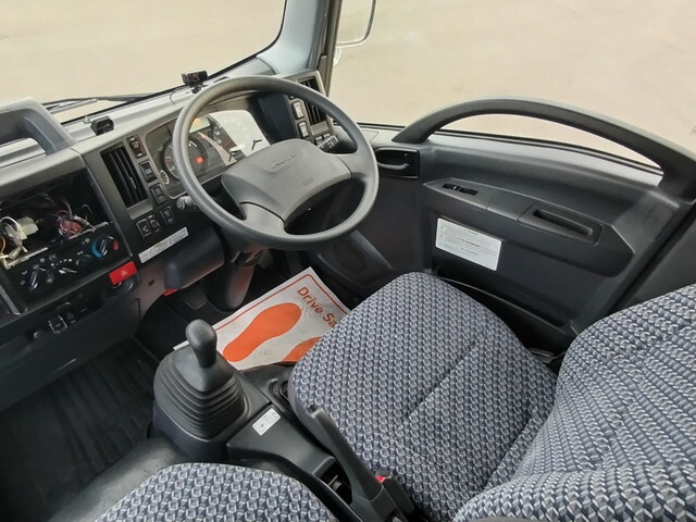 いすゞエルフアルミバン小型（2t・3t）[写真25]