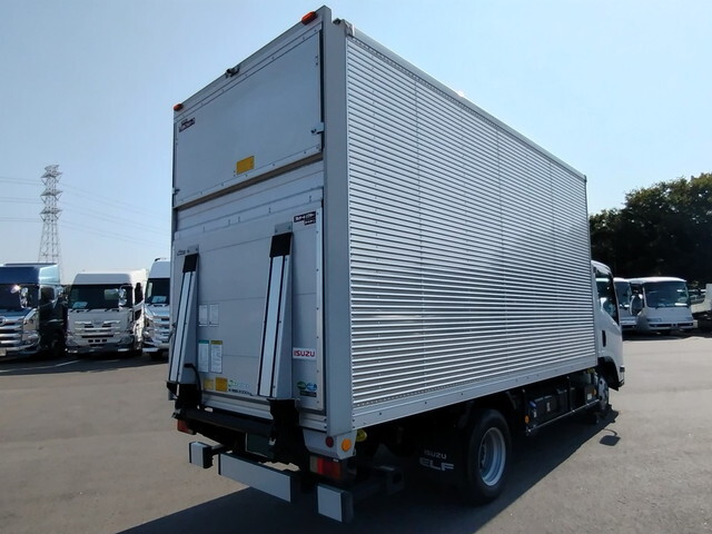 いすゞエルフアルミバン小型（2t・3t）[写真04]