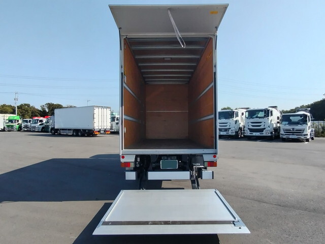 いすゞエルフアルミバン小型（2t・3t）[写真06]