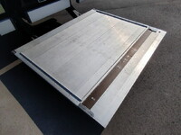 いすゞエルフアルミバン小型（2t・3t）[写真09]