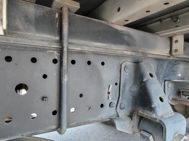 いすゞエルフアルミバン小型（2t・3t）[写真18]