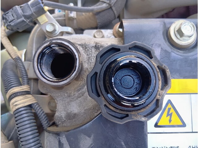 いすゞフォワードコンテナ専用車中型（4t）[写真12]