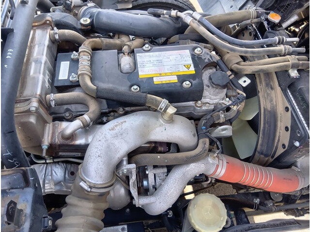 いすゞフォワードコンテナ専用車中型（4t）[写真15]