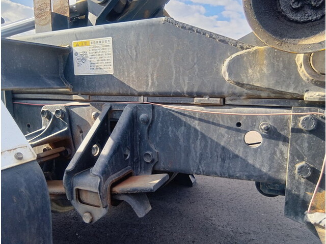 いすゞフォワードコンテナ専用車中型（4t）[写真16]