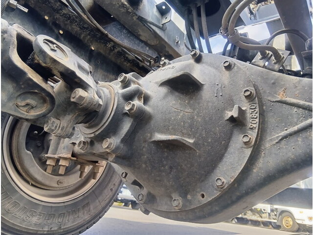 いすゞフォワードコンテナ専用車中型（4t）[写真18]