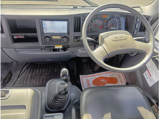 いすゞフォワードコンテナ専用車中型（4t）[写真23]