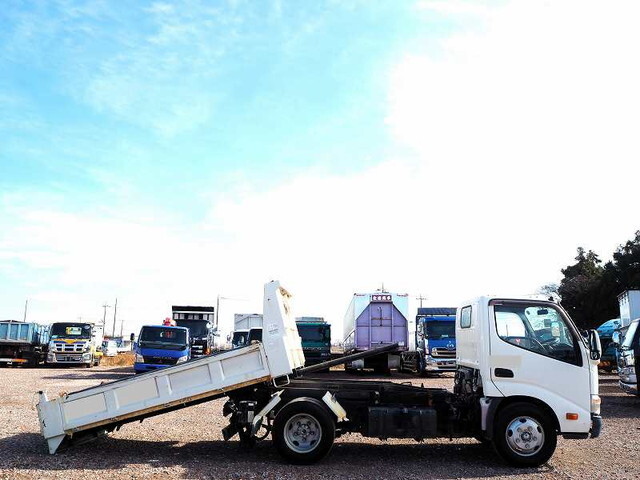 日野デュトロローダーダンプ小型（2t・3t）[写真06]