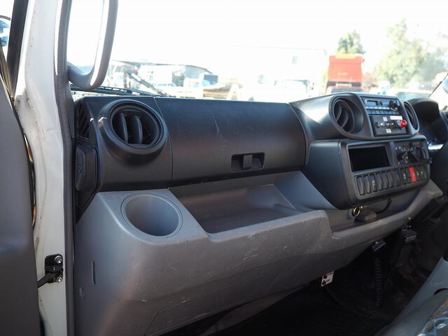 日野デュトロ高所作業車小型（2t・3t）[写真34]