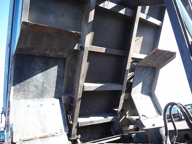 日野レンジャーダンプ増トン（6t・8t）[写真13]