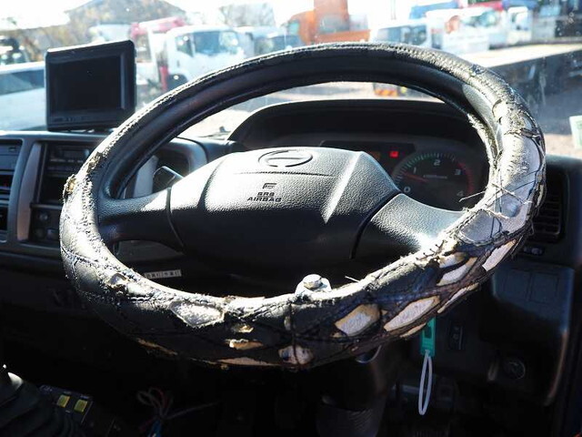 日野レンジャーダンプ増トン（6t・8t）[写真37]