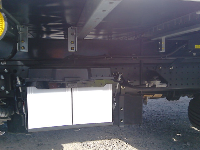 いすゞエルフアルミバン小型（2t・3t）[写真10]