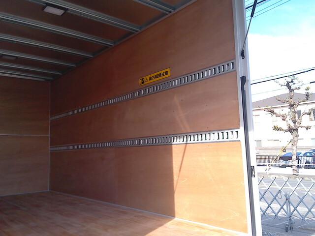 いすゞエルフアルミバン小型（2t・3t）[写真24]