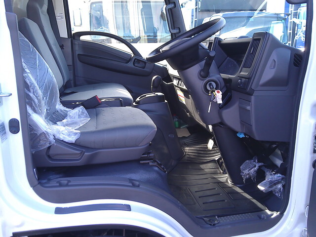 いすゞエルフアルミバン小型（2t・3t）[写真27]