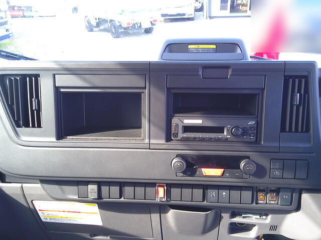 いすゞエルフアルミバン小型（2t・3t）[写真32]