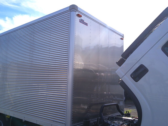 いすゞエルフアルミバン小型（2t・3t）[写真40]